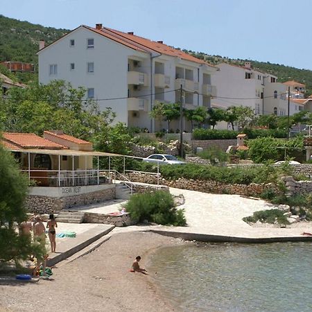 Apartments And Rooms By The Sea Vinjerac, Zadar - 3248 מראה חיצוני תמונה