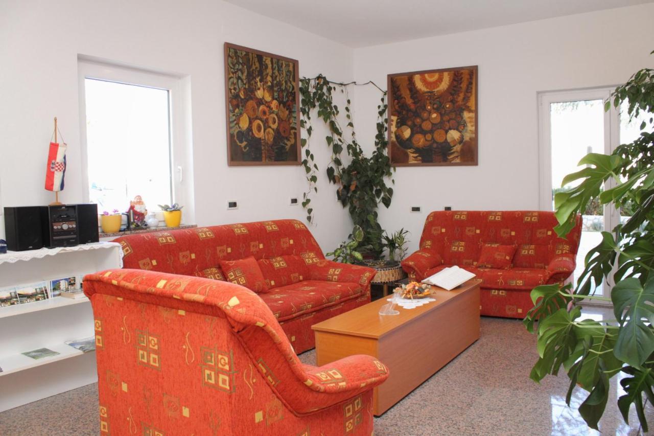 Apartments And Rooms By The Sea Vinjerac, Zadar - 3248 מראה חיצוני תמונה