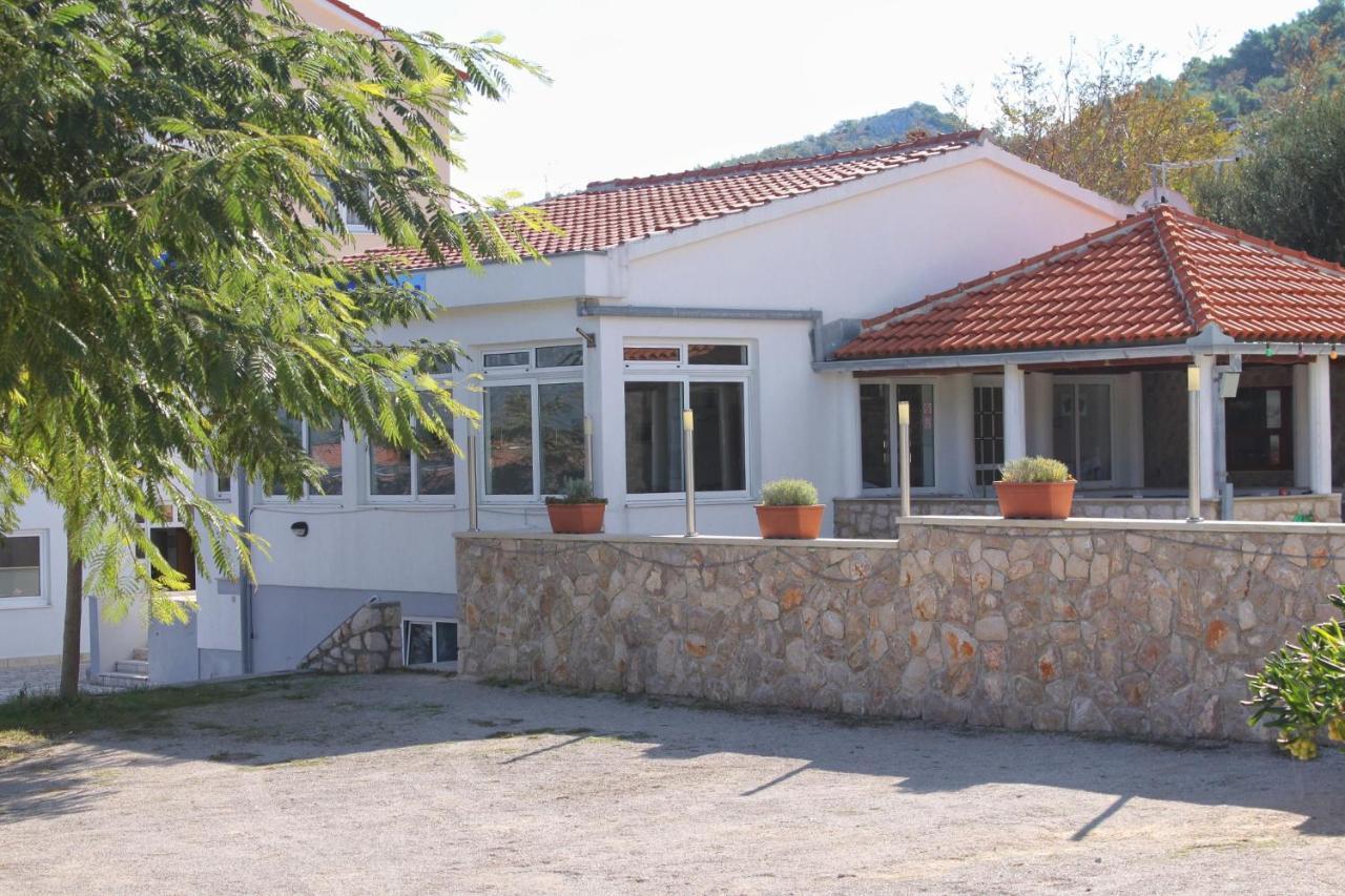 Apartments And Rooms By The Sea Vinjerac, Zadar - 3248 מראה חיצוני תמונה