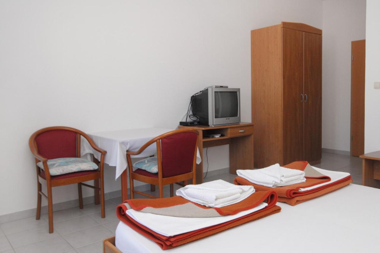 Apartments And Rooms By The Sea Vinjerac, Zadar - 3248 מראה חיצוני תמונה