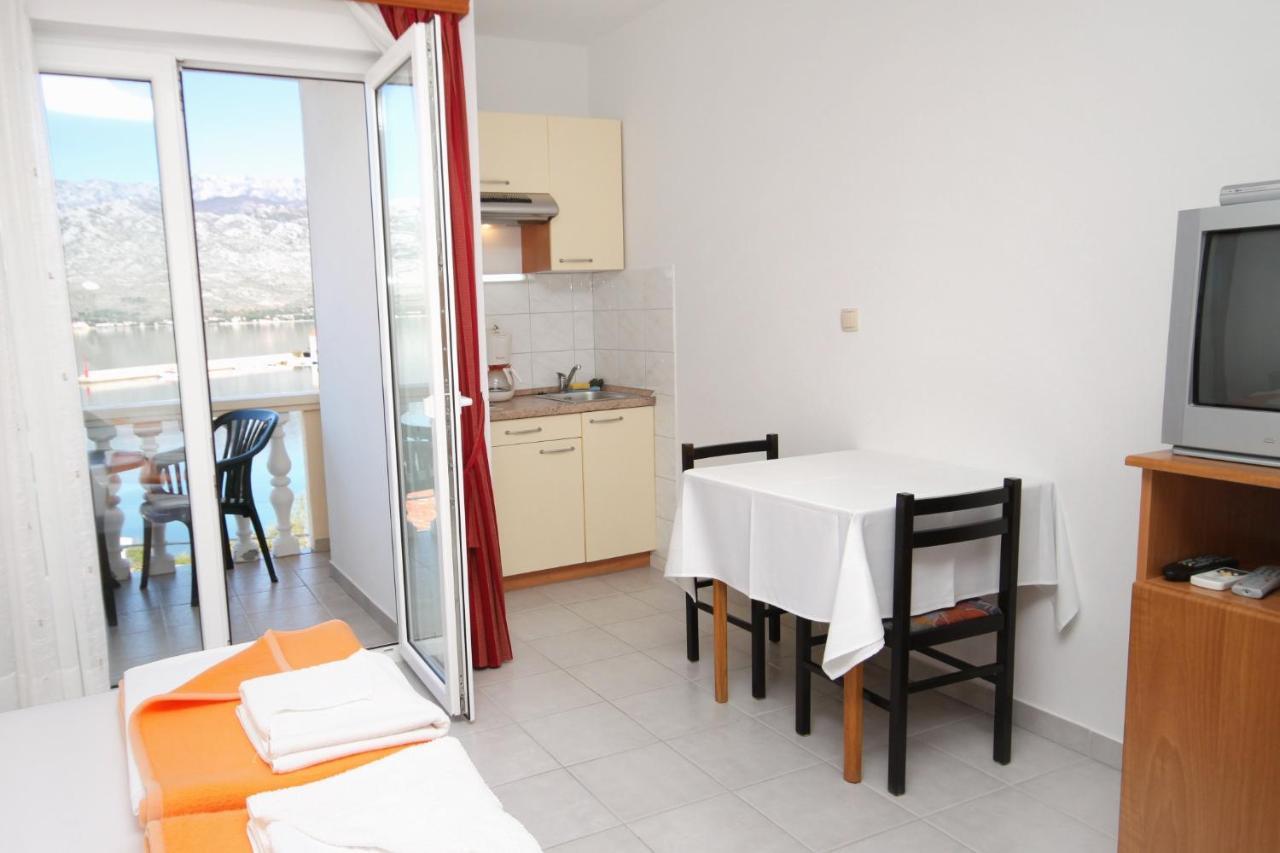 Apartments And Rooms By The Sea Vinjerac, Zadar - 3248 מראה חיצוני תמונה