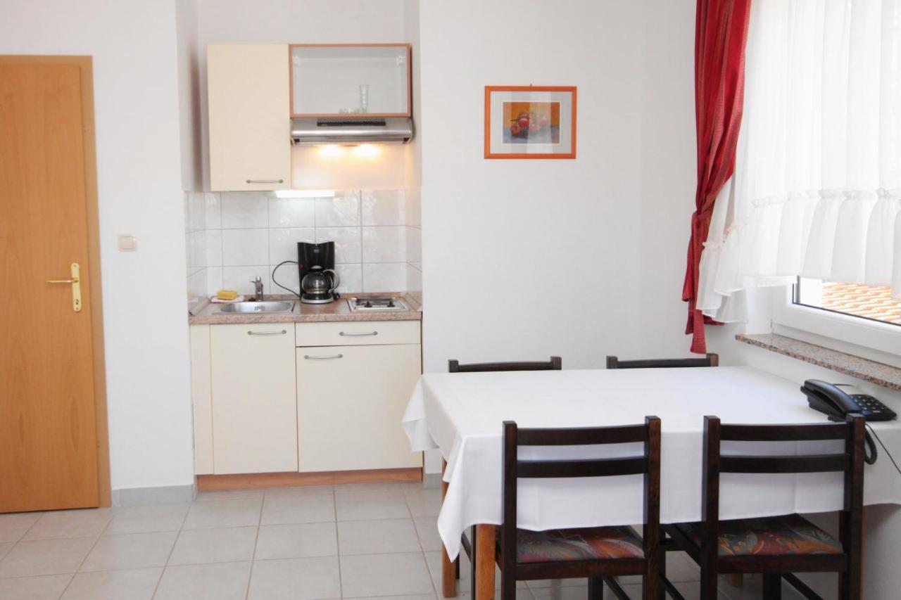 Apartments And Rooms By The Sea Vinjerac, Zadar - 3248 מראה חיצוני תמונה
